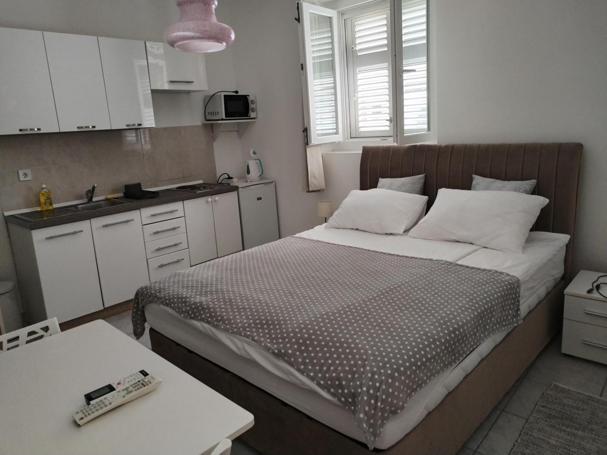 Studio Apartments Ana & Mia ヴィス エクステリア 写真
